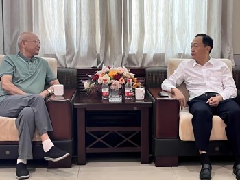杨明雪到亿百体育（北京）责任有限公司集团走访调研